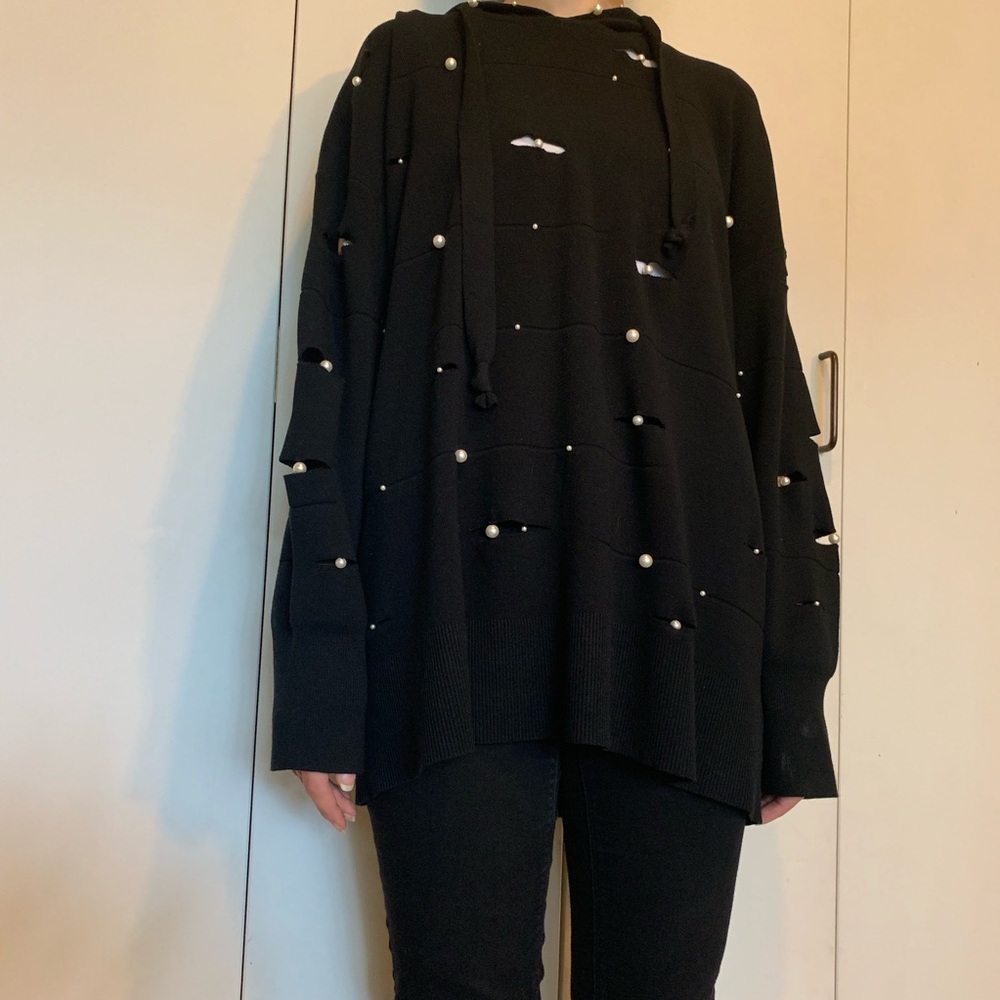 Zara hoodie with pearls